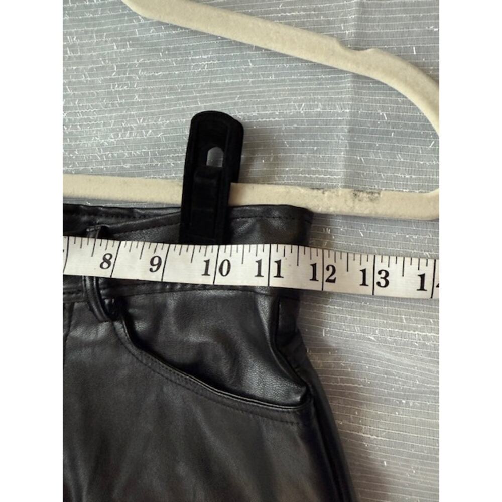 PRETTY LITTLE THING BLACK PLEATHER SHORTS SIZE 2 - Picture 4 of 7